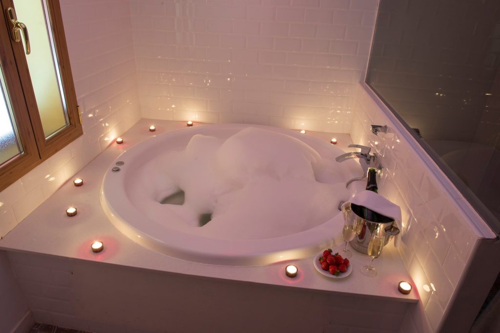 jacuzzi-escapada-romantica-cerca-de-madrid