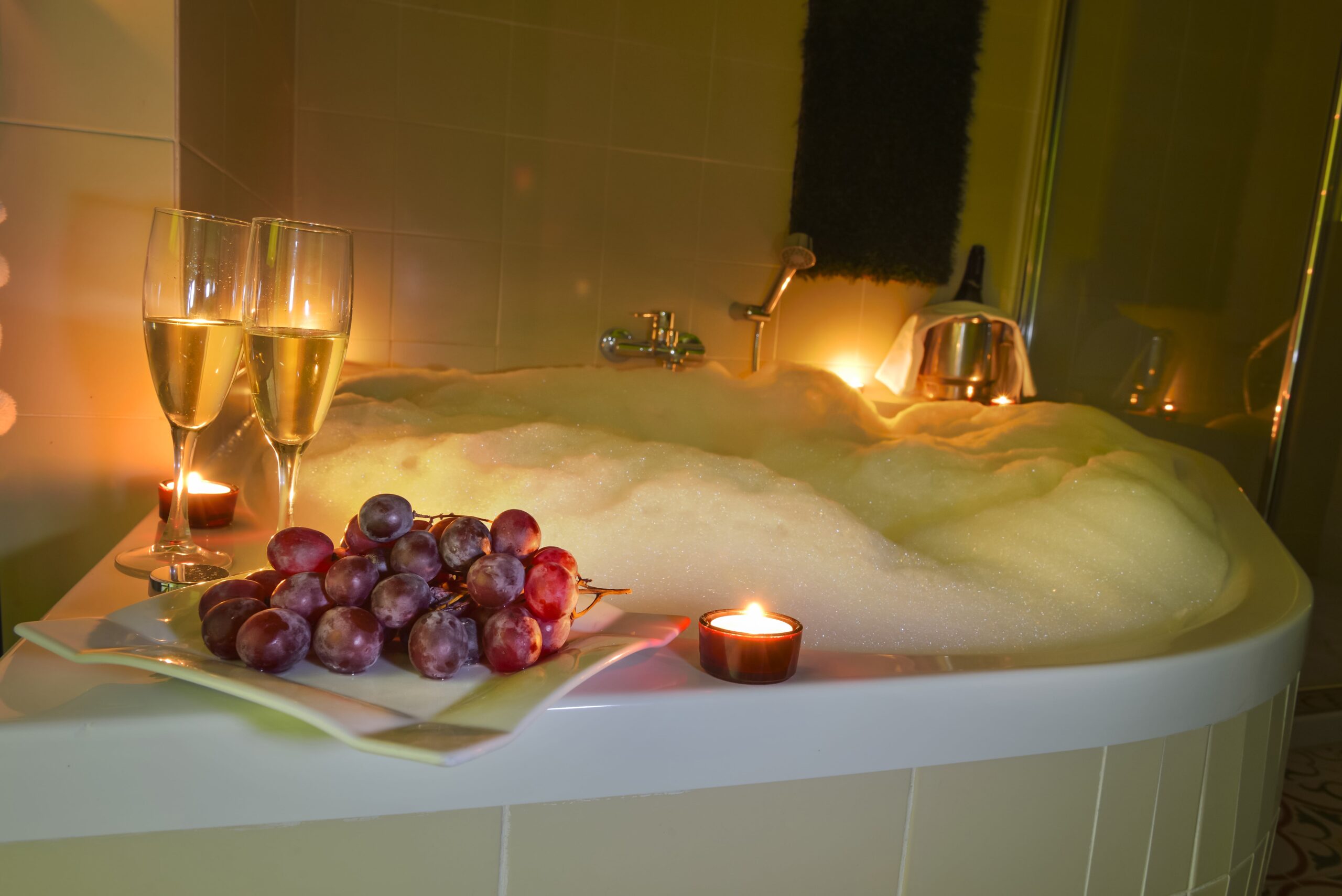 Suite with jacuzzi El Bosque en Hotel Rural La Viña