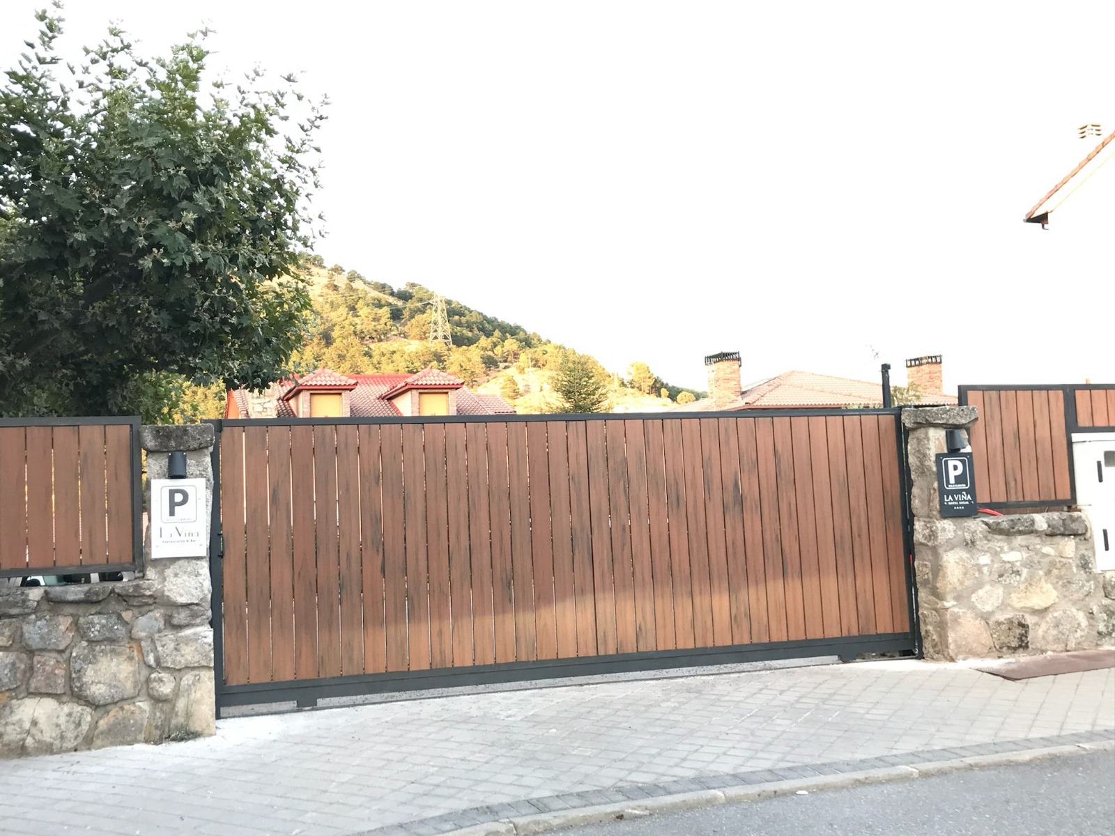 Parking privado gratuito del Hotel Rural La Viña