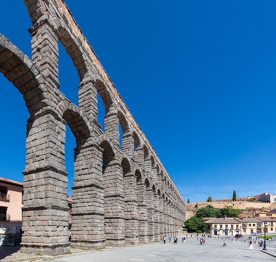 Acueducto de Segovia cerca de Hotel Rural La Viña